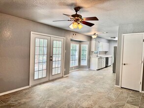 1729 W Doyle St in Granbury, TX - Building Photo - Building Photo