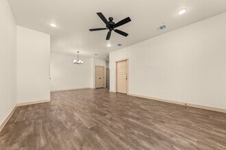 5902 Cactus Flower Ln, Unit 5902 B Cactus Flower in Killeen, TX - Building Photo - Building Photo