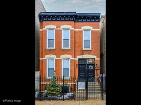 1242 N Campbell Ave in Chicago, IL - Building Photo