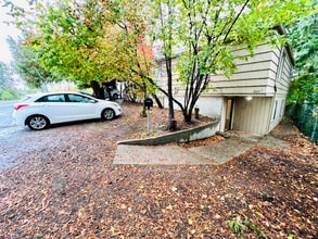 1005 Bloyd St in Kelso, WA - Foto de edificio - Building Photo