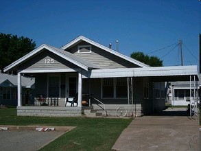 Maple 500 Apartments in Stillwater, OK - Foto de edificio - Building Photo