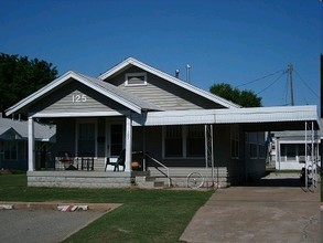 Maple 500 Apartments in Stillwater, OK - Building Photo - Building Photo