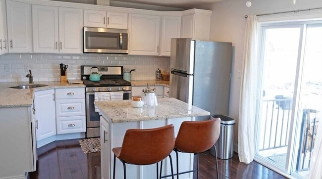 104 H St in Boston, MA - Building Photo - Building Photo