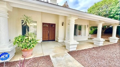 1844 Palomares Rd in Fallbrook, CA - Building Photo - Building Photo