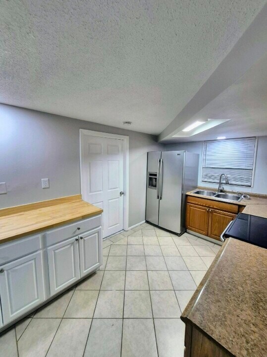 7214 Potomac Dr in Port Richey, FL - Building Photo