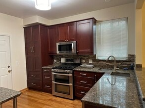 690 Mill Cir in Wheeling, IL - Building Photo - Building Photo