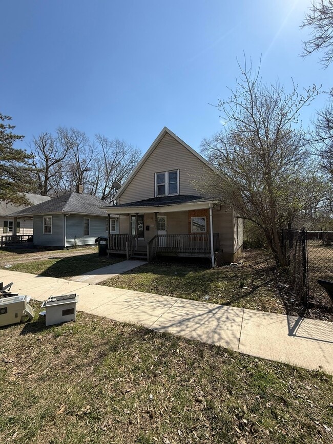 767 E Whitmer St in Decatur, IL - Building Photo - Building Photo