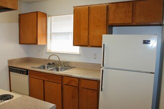 Salem Creek Apartment Homes in San Antonio, TX - Foto de edificio - Building Photo