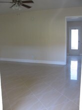 819 NE 14th Pl-Unit -2 in Fort Lauderdale, FL - Building Photo - Building Photo