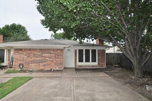 108 Navajo Dr in Keller, TX - Building Photo