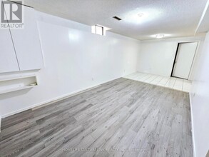 20 Karen Miles Crescent in Markham, ON - Building Photo - Building Photo