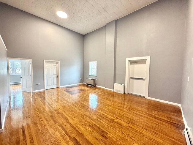 426 3rd Ave in Troy, NY - Building Photo - Building Photo