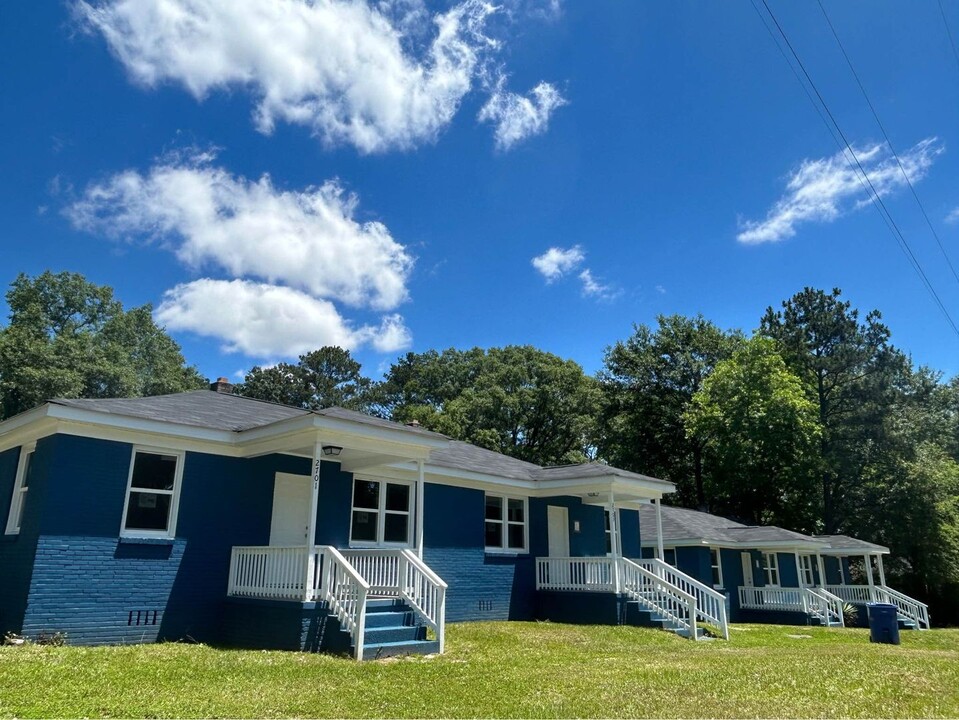 2703 School House Rd in Columbia, SC - Foto de edificio