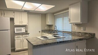 4546 W Continental Dr in Glendale, AZ - Building Photo