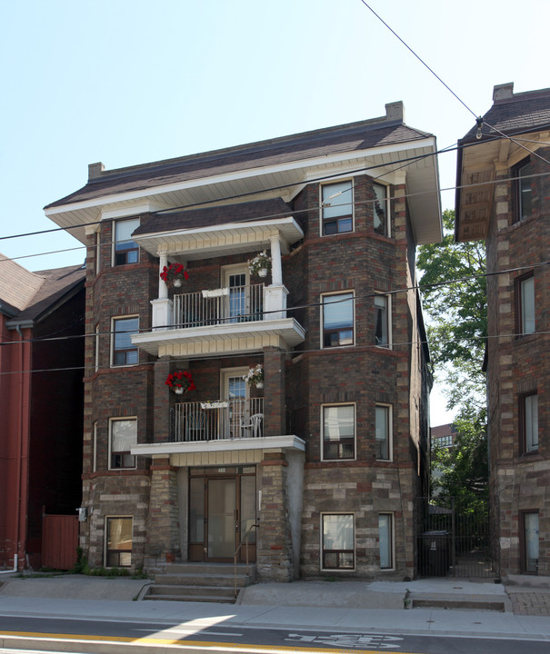 469 Roncesvalles Ave in Toronto, ON - Building Photo