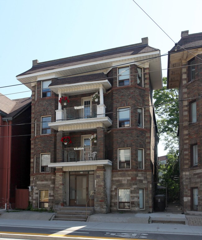 469 Roncesvalles Ave