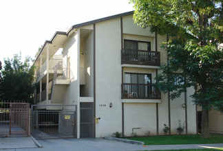 1038 Thompson Ave in Glendale, CA - Building Photo - Building Photo