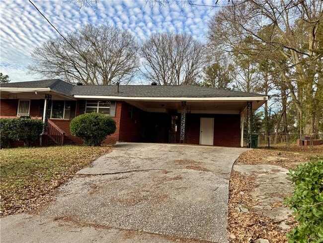 556 Lamar Dr in Forest Park, GA - Foto de edificio - Building Photo
