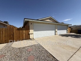 851 Baseline Rd in Bullhead City, AZ - Building Photo