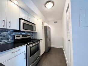 8540 SW 212th St-Unit -103 in Cutler Bay, FL - Building Photo - Building Photo