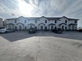 7209 Rocio Dr in Laredo, TX - Building Photo