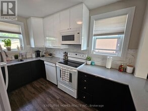 157 St Vincent St in Barrie, ON - Building Photo - Building Photo