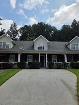 975 Windwood Ct in Atlanta, GA - Building Photo