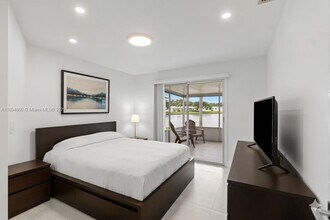 8631 NW 12th St in Plantation, FL - Building Photo - Building Photo