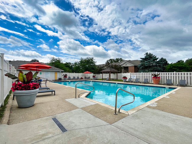 Terraces on the Green in Akron, OH - Building Photo - Building Photo