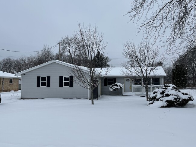 51713 Co Rd 19 in Bristol, IN - Building Photo - Building Photo