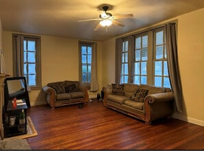 721 Pearl River Ave in Mccomb, MS - Foto de edificio - Building Photo