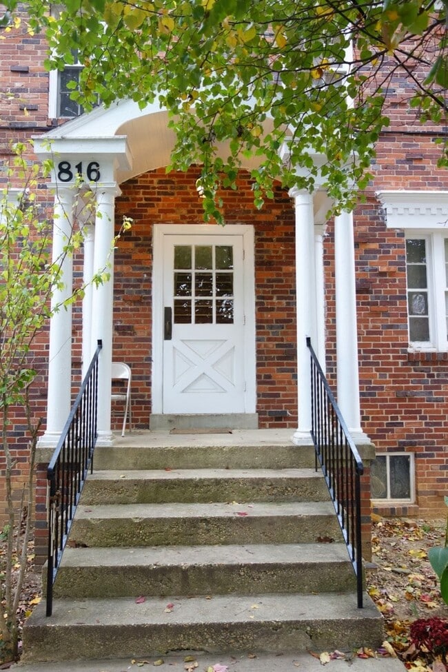 property at 816 Greenwood Cir