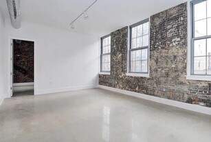 8 Erie St in Jersey City, NJ - Building Photo