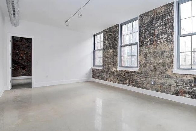property at 8 Erie St