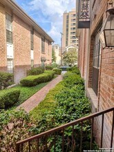 7815 Broadway in San Antonio, TX - Building Photo - Building Photo