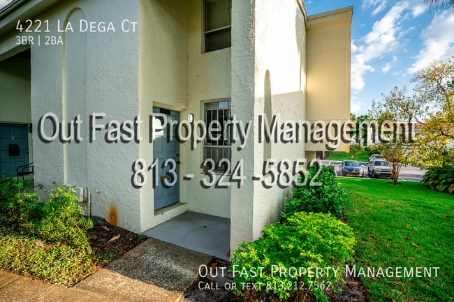 4221 La Dega Ct in Tampa, FL - Building Photo - Building Photo