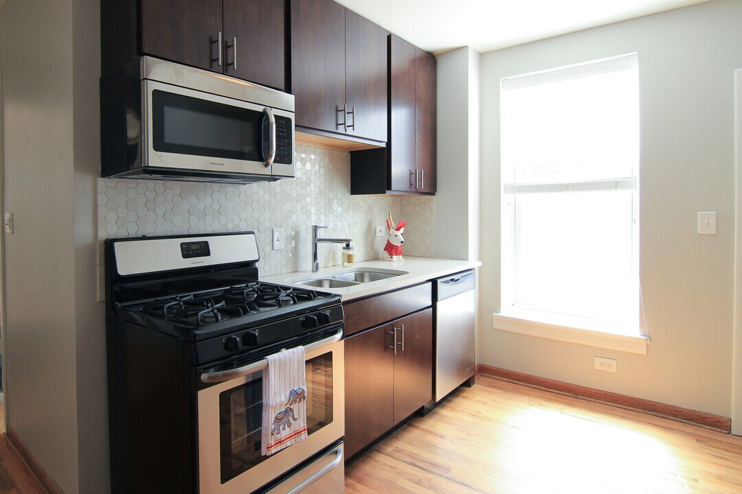 1500 N Elk Grove Ave in Chicago, IL - Building Photo