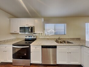 12577 W Amelia Ave in Avondale, AZ - Foto de edificio - Building Photo