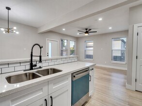 819 E 40th St in Houston, TX - Building Photo - Building Photo