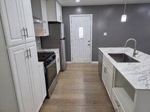 310 Merrill Ave in Calumet City, IL - Building Photo - Building Photo