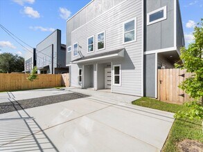 8206 Knox St in Houston, TX - Building Photo - Building Photo