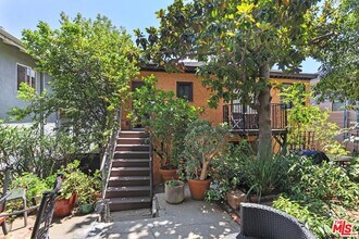 2001 Pinehurst Rd in Los Angeles, CA - Building Photo - Building Photo