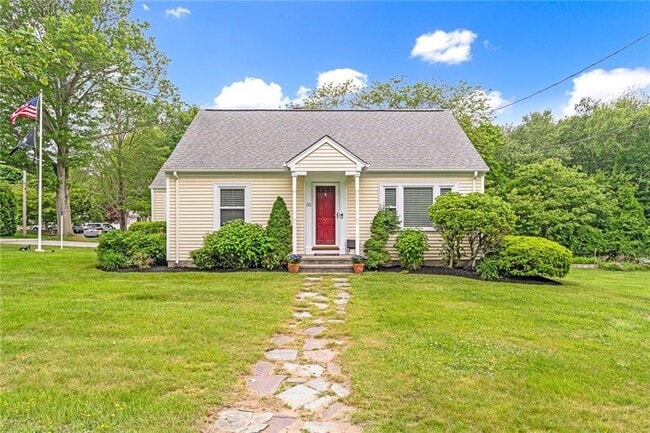 33 Upland Way in Barrington, RI - Building Photo - Building Photo