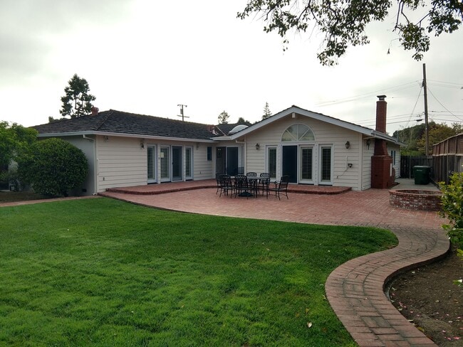 299 Dallas Dr in Campbell, CA - Foto de edificio - Building Photo