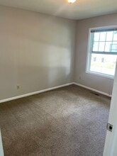 513 Elm Ave, Unit 104 in Brookings, SD - Building Photo - Building Photo
