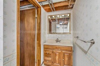 10527 Prestwick Dr in St. Louis, MO - Building Photo - Building Photo