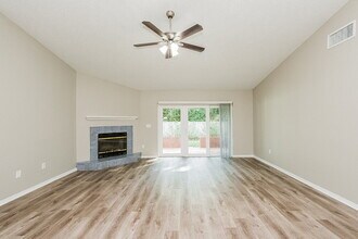 9519 Pebble Glen Ave in Tampa, FL - Foto de edificio - Building Photo