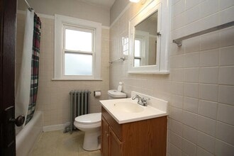 5207 W School St, Unit 2 in Chicago, IL - Foto de edificio - Building Photo
