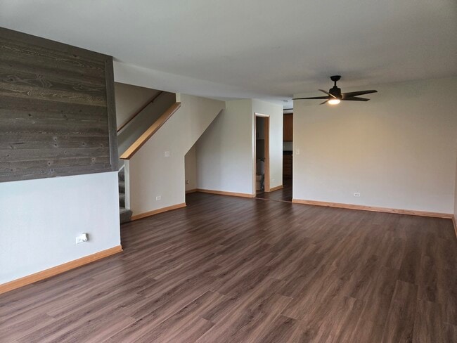 552 Richard Brown Blvd in Volo, IL - Building Photo - Building Photo