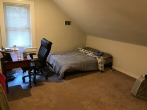 48 Woodbury Ave in Portsmouth, NH - Foto de edificio - Building Photo